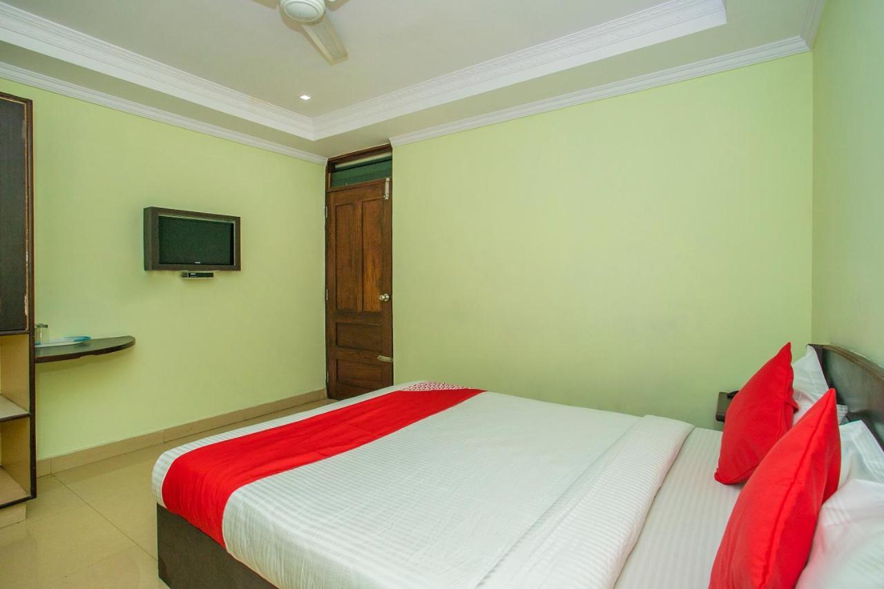 Oyo 25121 Bns Lodge Bangalore Eksteriør bilde