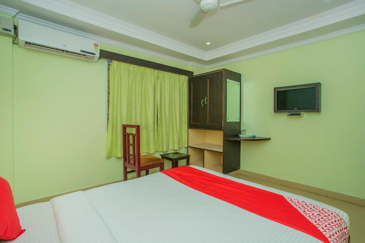 Oyo 25121 Bns Lodge Bangalore Eksteriør bilde