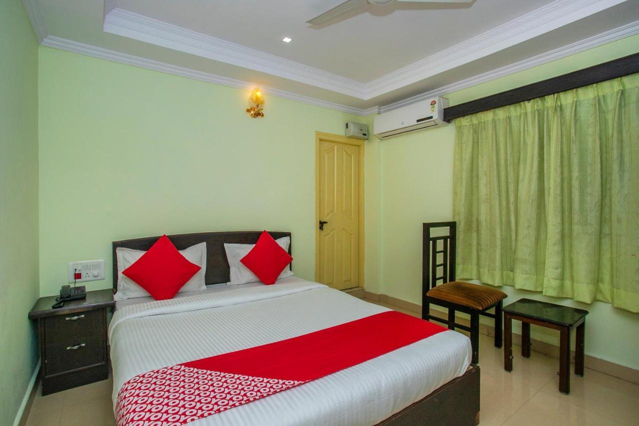 Oyo 25121 Bns Lodge Bangalore Eksteriør bilde
