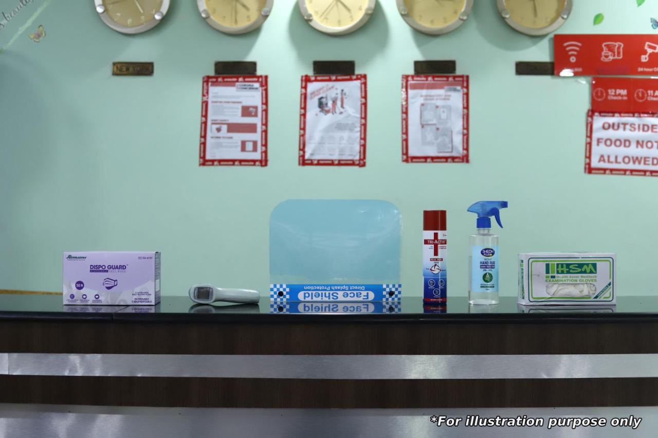 Oyo 25121 Bns Lodge Bangalore Eksteriør bilde