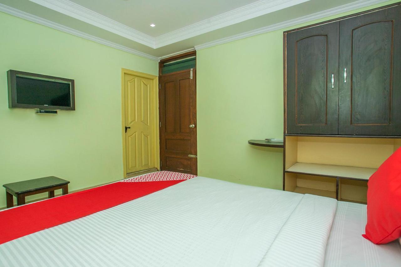 Oyo 25121 Bns Lodge Bangalore Eksteriør bilde