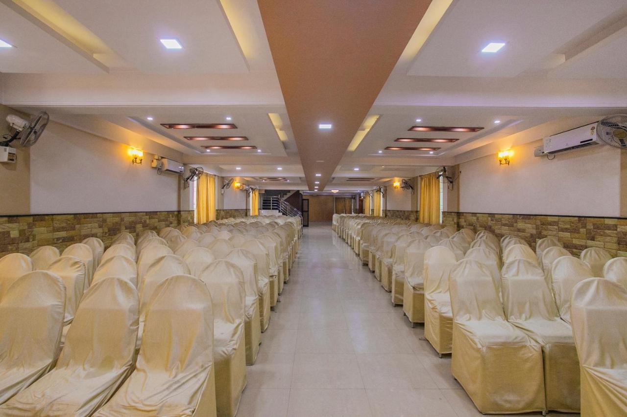 Oyo 25121 Bns Lodge Bangalore Eksteriør bilde