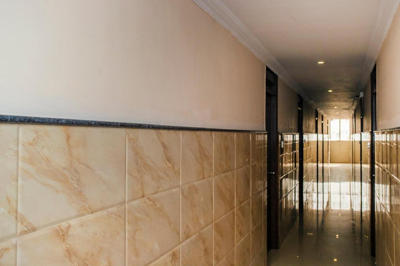 Oyo 25121 Bns Lodge Bangalore Eksteriør bilde