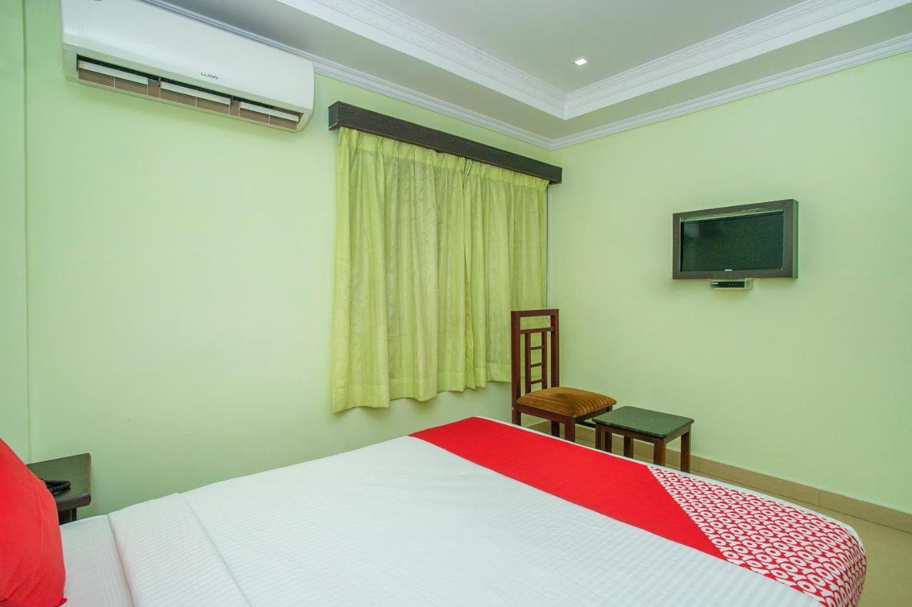 Oyo 25121 Bns Lodge Bangalore Eksteriør bilde