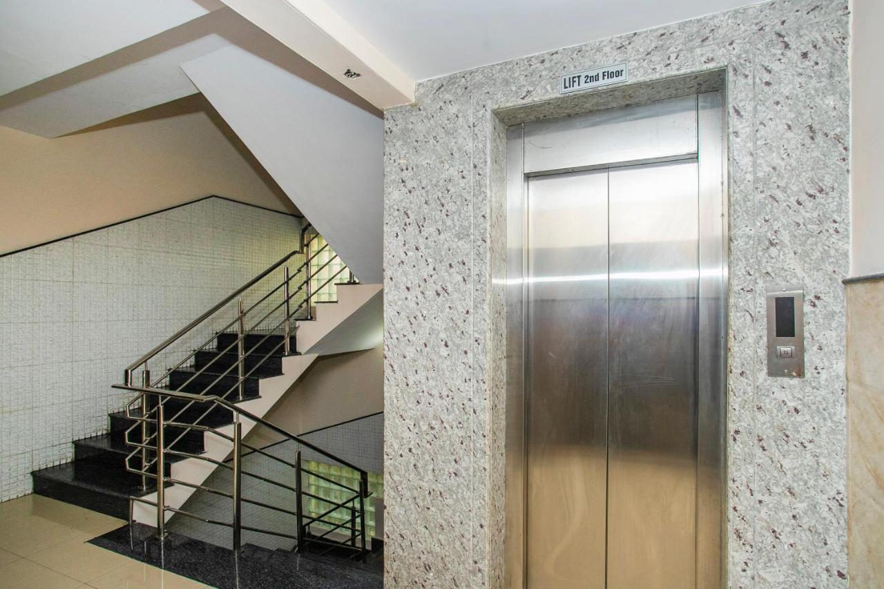 Oyo 25121 Bns Lodge Bangalore Eksteriør bilde