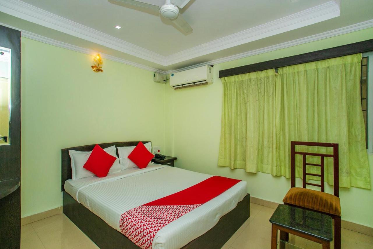 Oyo 25121 Bns Lodge Bangalore Eksteriør bilde