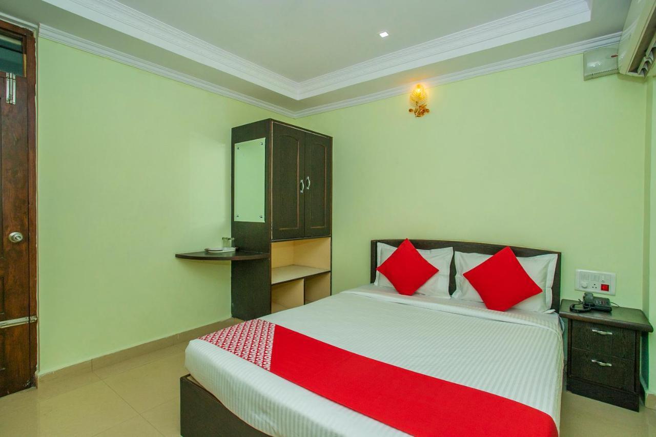Oyo 25121 Bns Lodge Bangalore Eksteriør bilde
