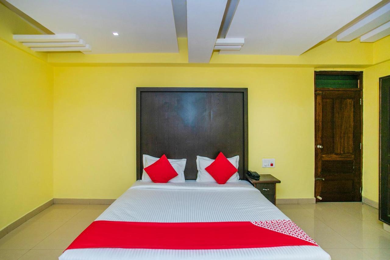 Oyo 25121 Bns Lodge Bangalore Eksteriør bilde